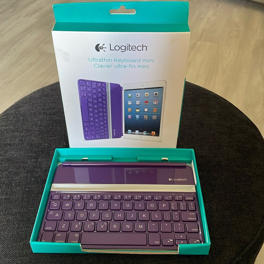 Logitech- Ultrathin Keyboard mini-Works with IPad mini with Retina display